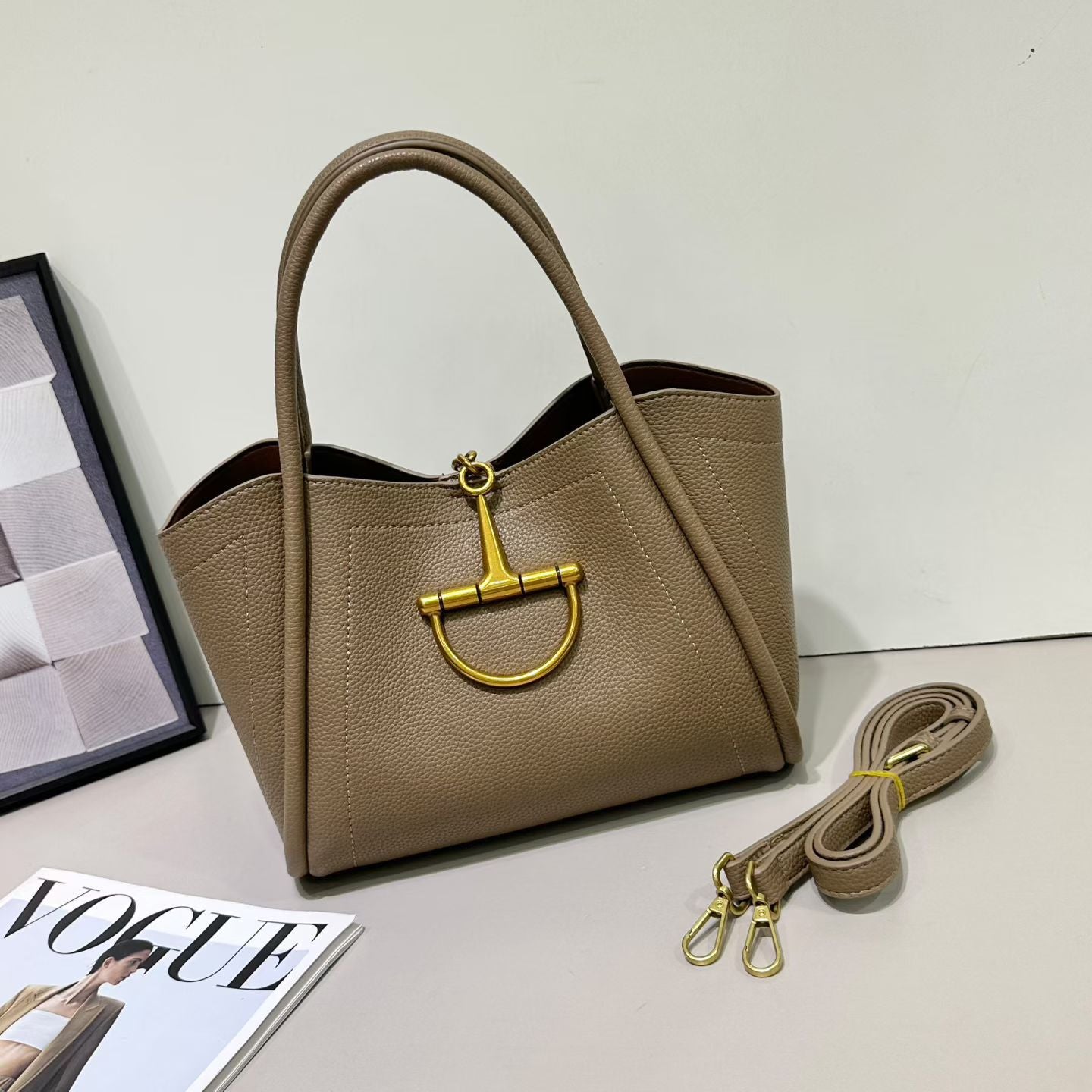 Simple Fashion Saddle Solid Color Portable Commuter Women's Handbag