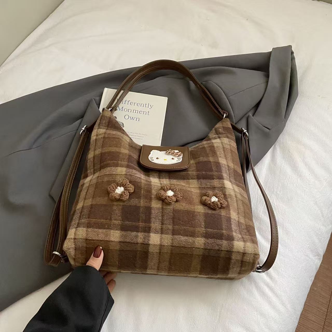 Women's Korean Retro Cat Design Plaid Large Leisure Backpack