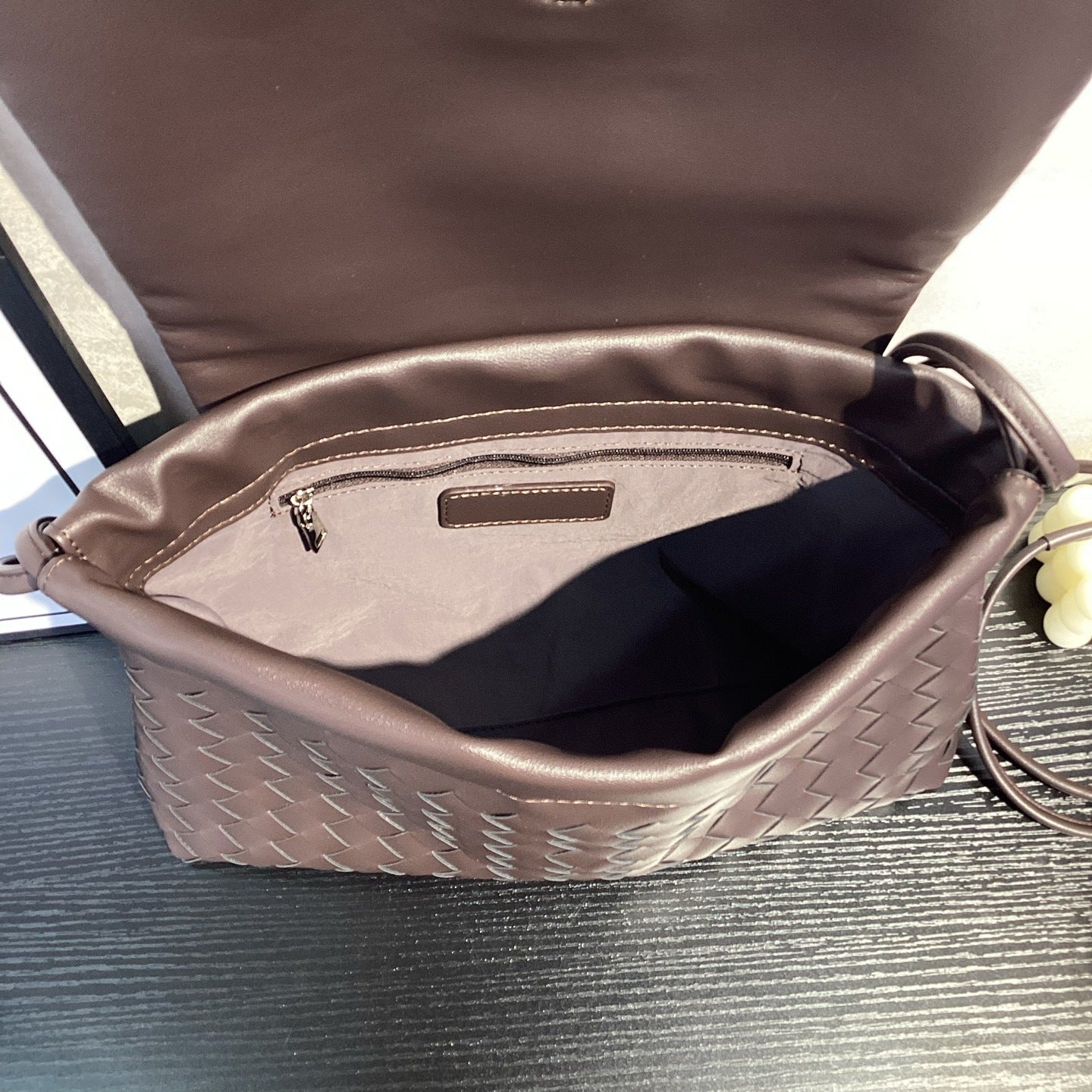 Hand-woven Flip Drawstring Simple Loose Woven Women's Shoulder Bag