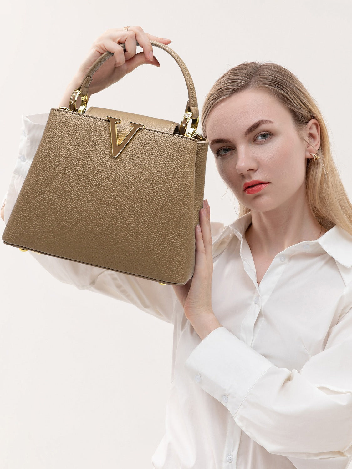 Women's Fashionable High-grade Large Capacity Commuter Handbags