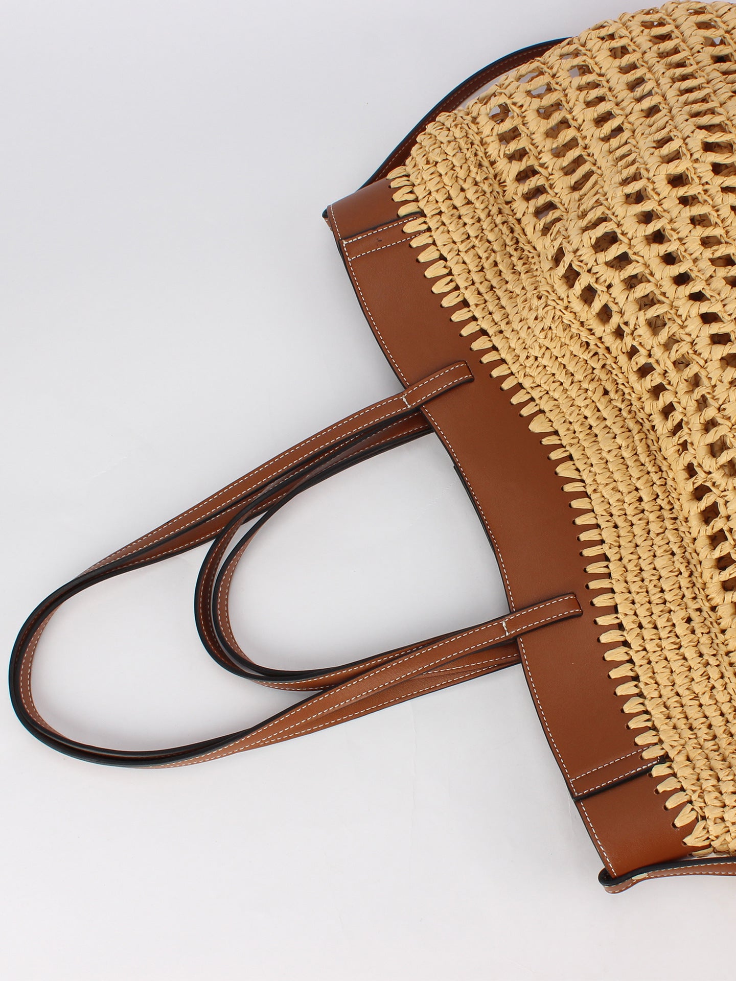 Women's Hand-woven Seaside Vacation Daily Leisure Commute Women's Shoulder Bag