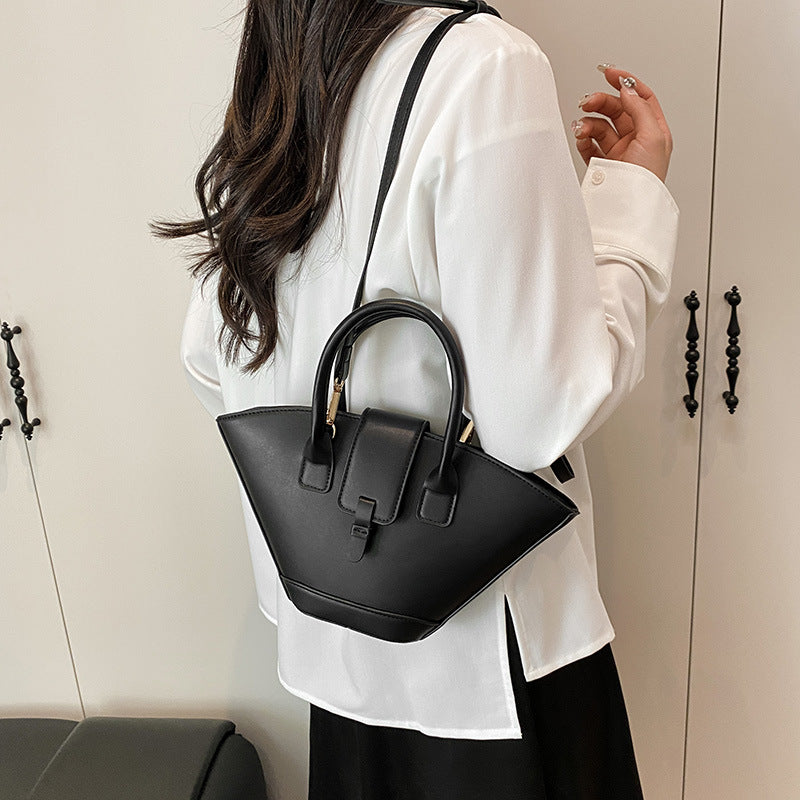 Women's Style Retro Popular Fan Classic Pure Color Trendy Elegant Women's Shoulder Bag