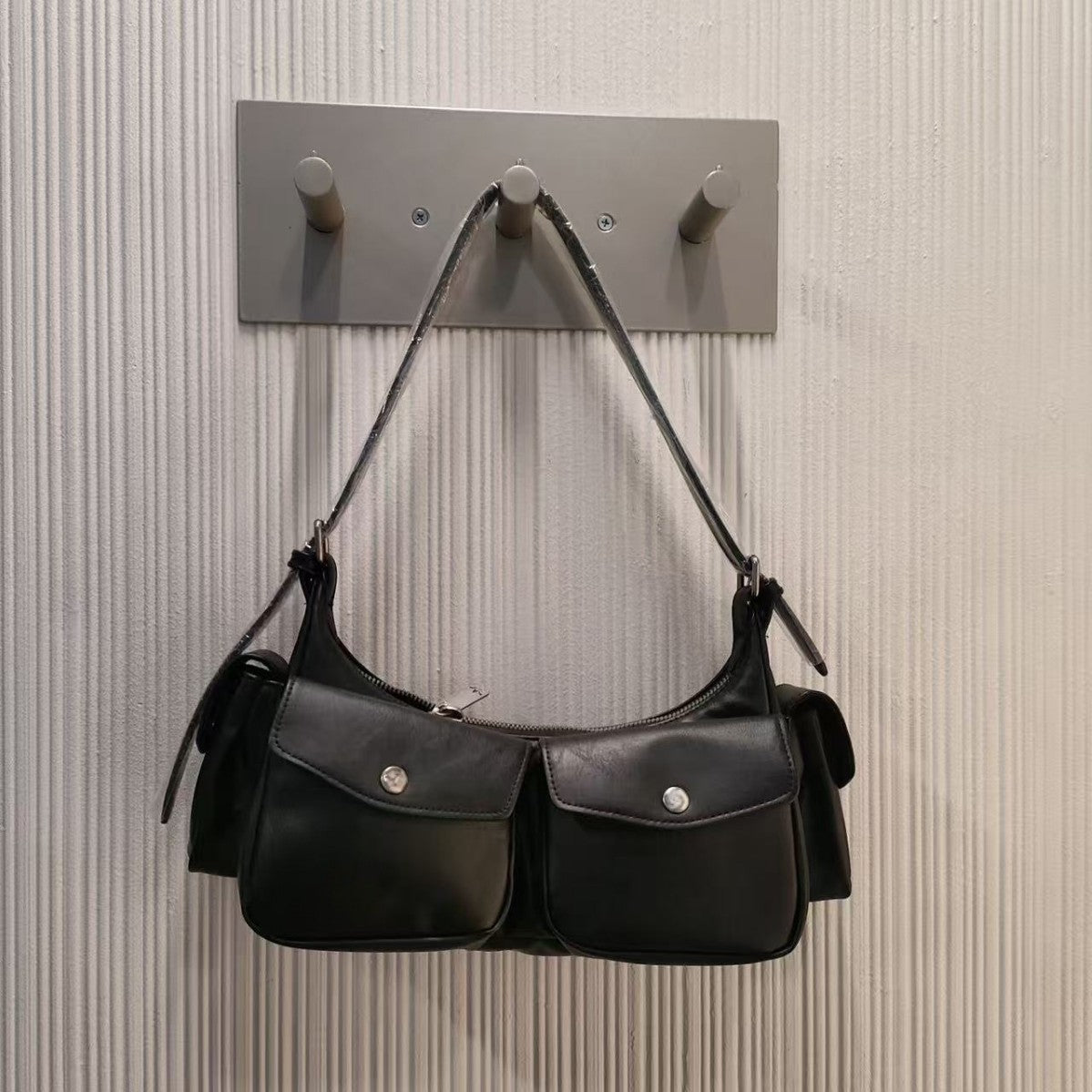 Women's Adi Clover Vintage Leather Get One Women's Messenger Bag