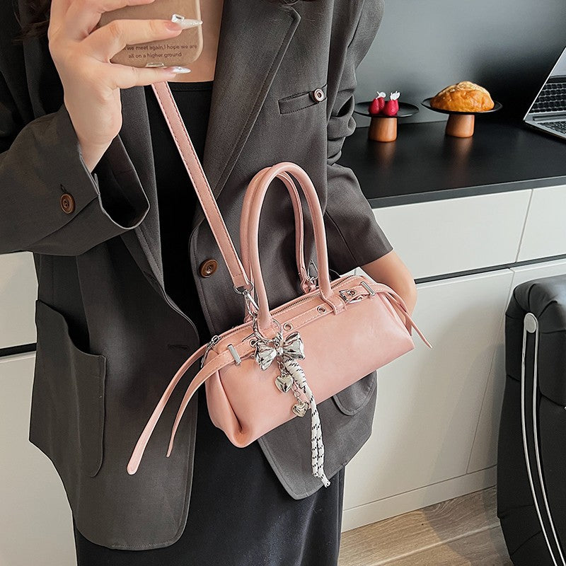 Women's Portable Sausage Fashionable Retro Baguette High-grade Large Women's Shoulder Bag
