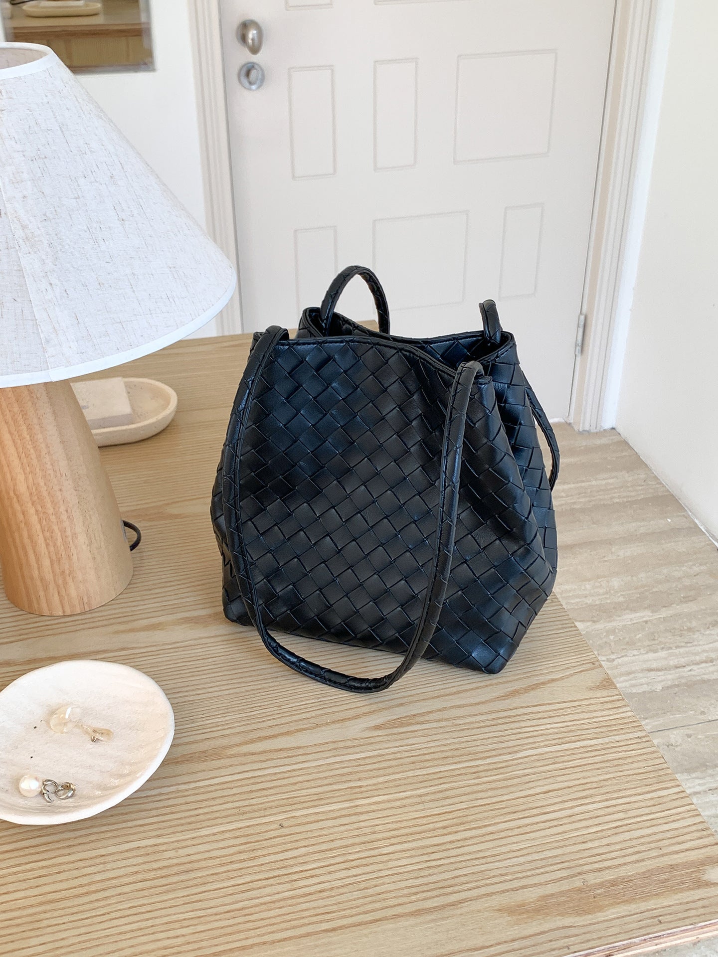 Women's Retro Woven Design High-grade Versatile Fashion Bucket Bag