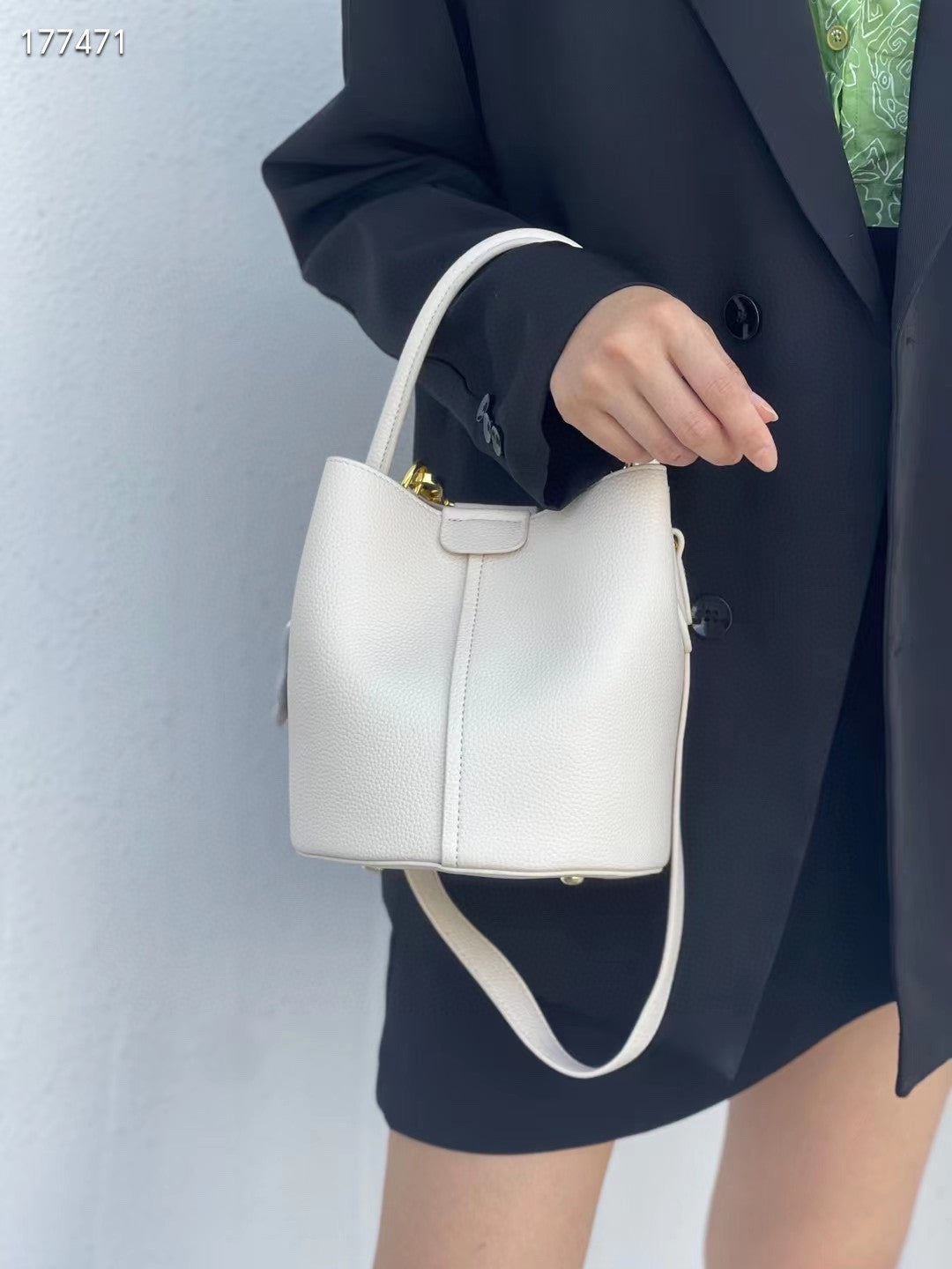Women's Genuine Leather Portable Large Capacity Simple Bucket Bag