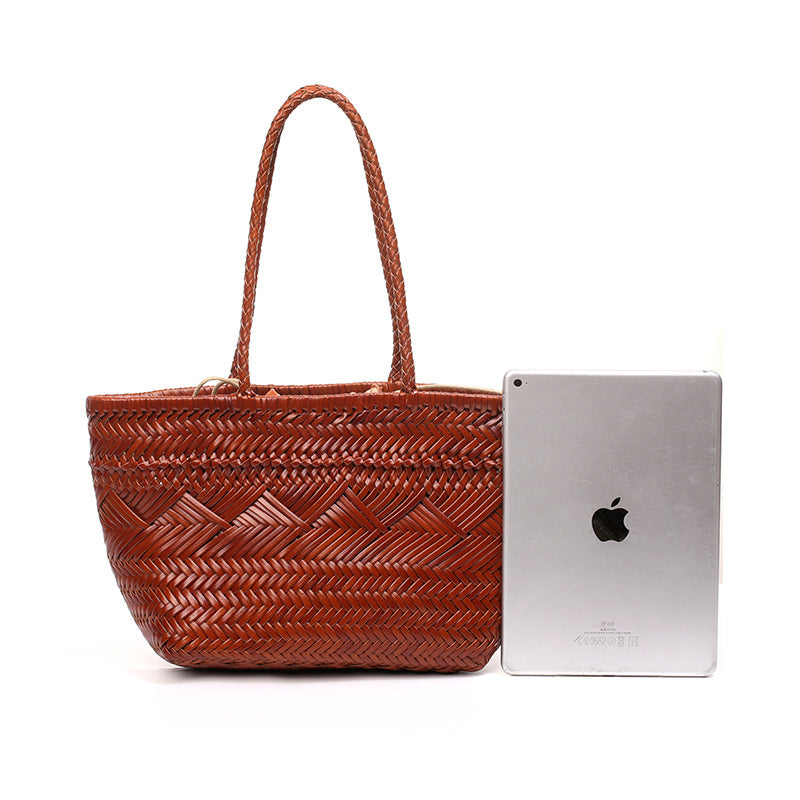 First Layer Cowhide Hand-woven Seaside Holiday Women's Shoulder Bag