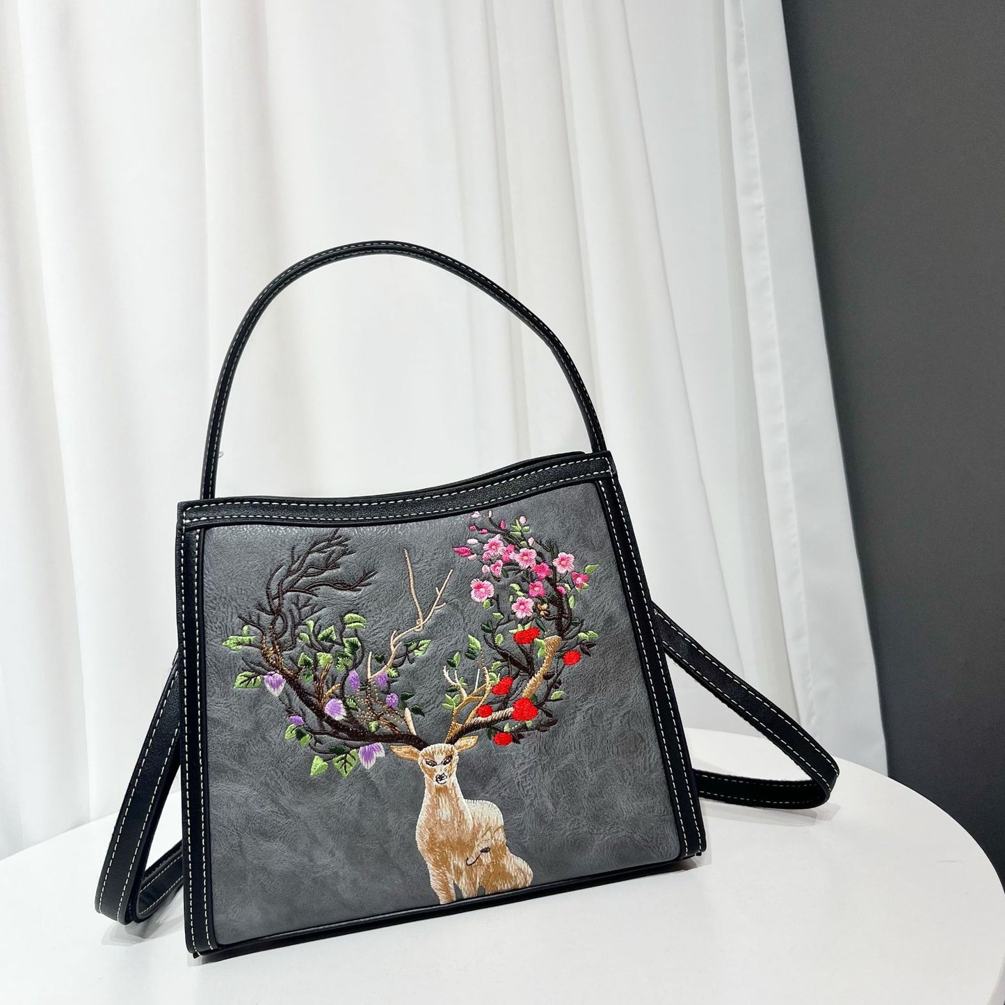 Chinese Style Embroidery Sika Deer Design Women's Handbag