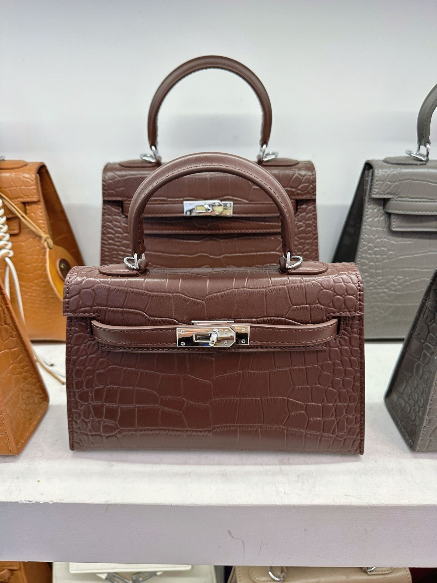 Women's Quality Crocodile Pattern Second Generation Kelly Fashion Candy Color Handbags
