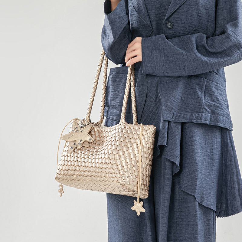 Women's Gun Hand-woven High-grade Fashion Commuter Shoulder Bags