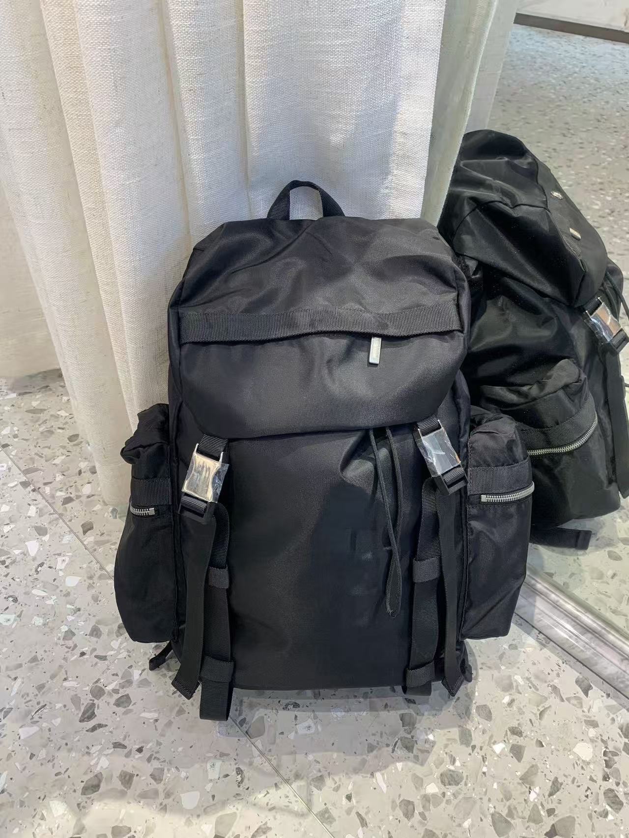 Women's & Men's Bomb Cap Large Capacity Leisure Backpack
