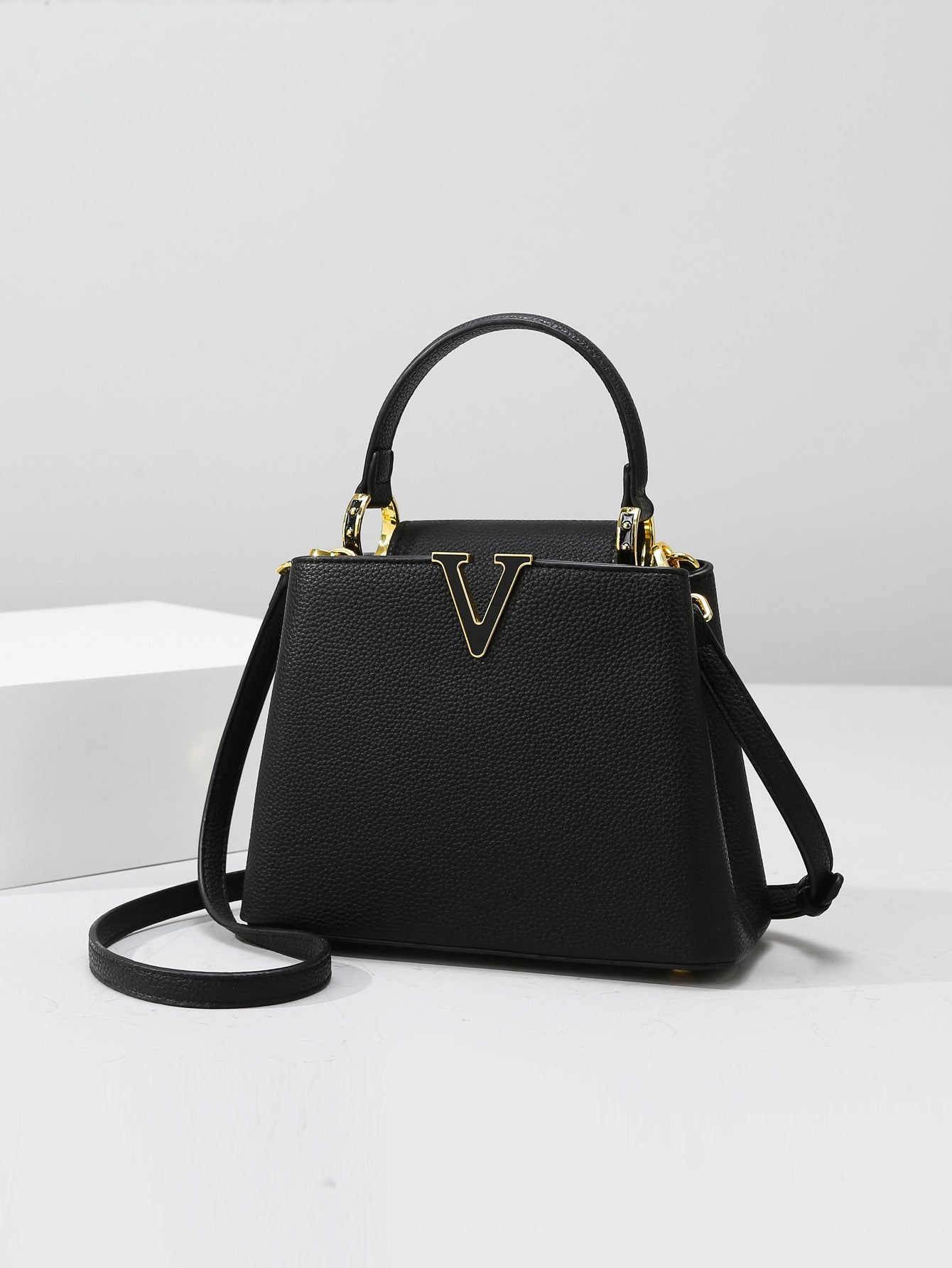 Women's Fashionable High-grade Large Capacity Commuter Handbags