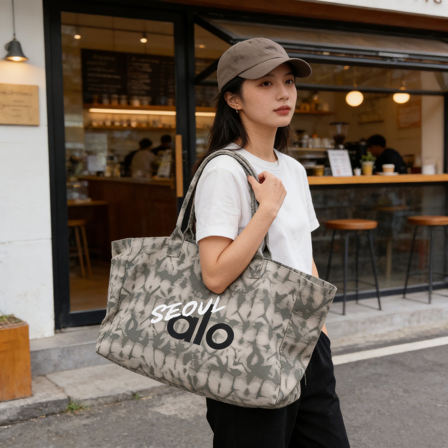 Women's Seoul Limited Canvas Large Capacity Commuter Handbags