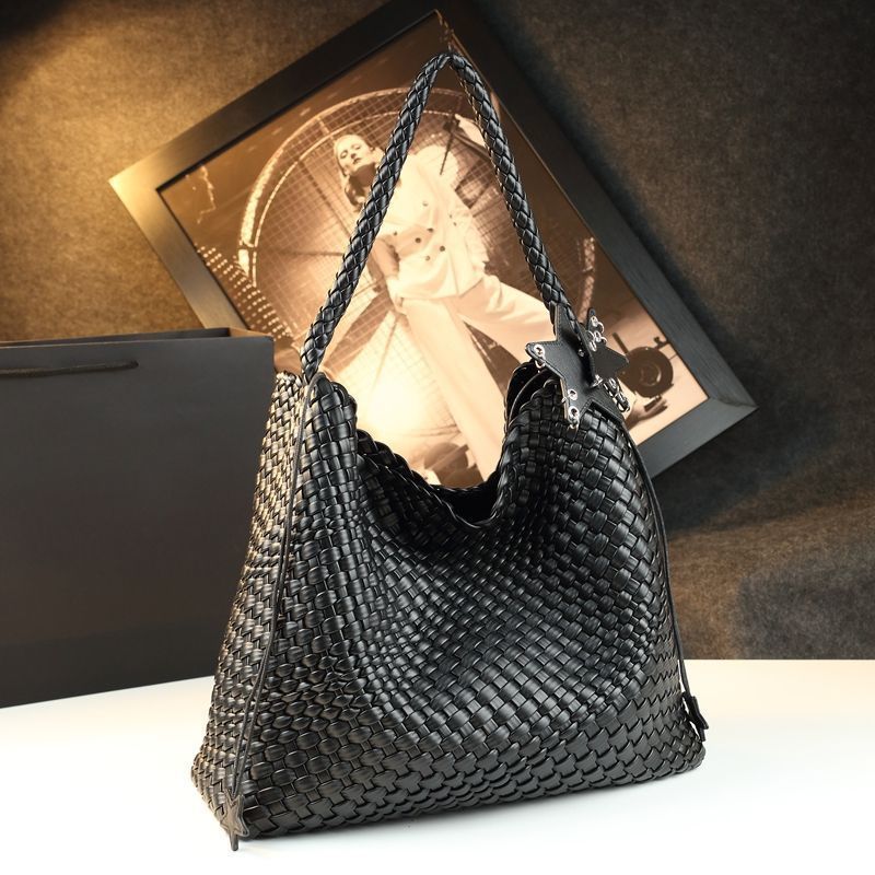 Women's Big Fashion Genuine Leather Trend Underarm Large Capacity Women's Handbag