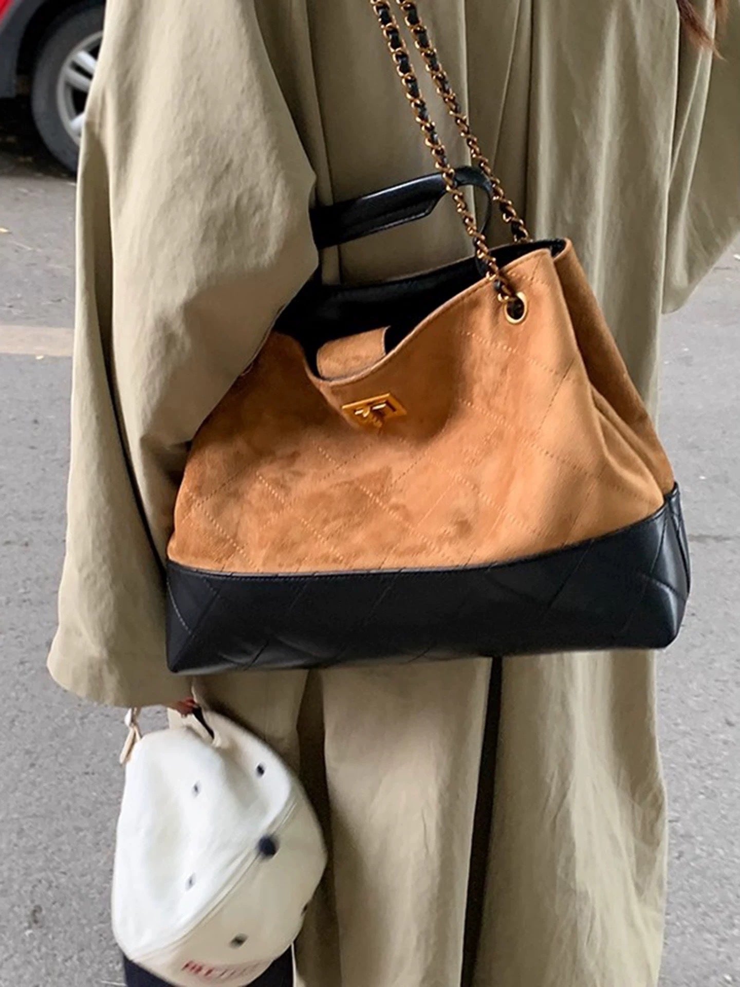 Versatile Women's Large Capacity Elegant Commuter Bags