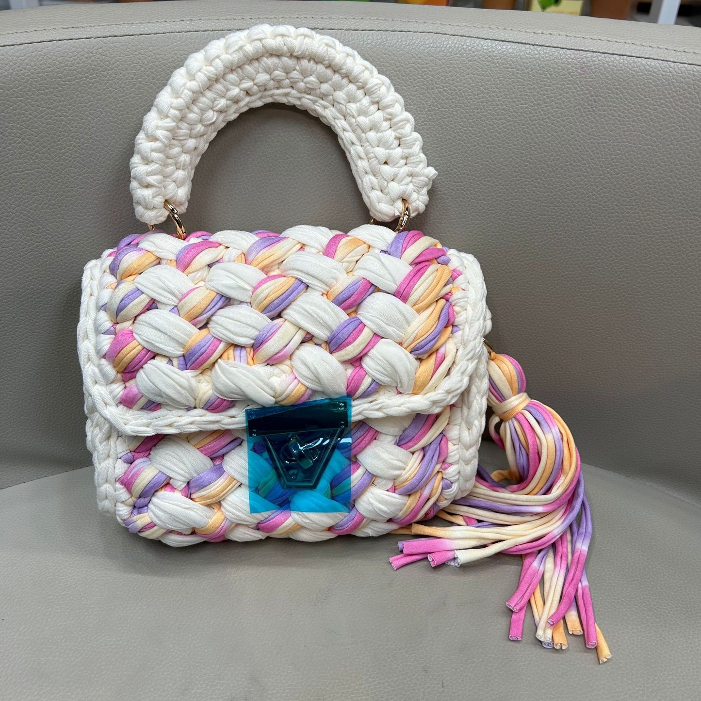 Contrast Color Handmade Finished Strip Thread Wool Bearded Bags