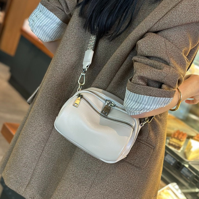 Women's Top Layer Cowhide Genuine Leather Design Women's Messenger Bag