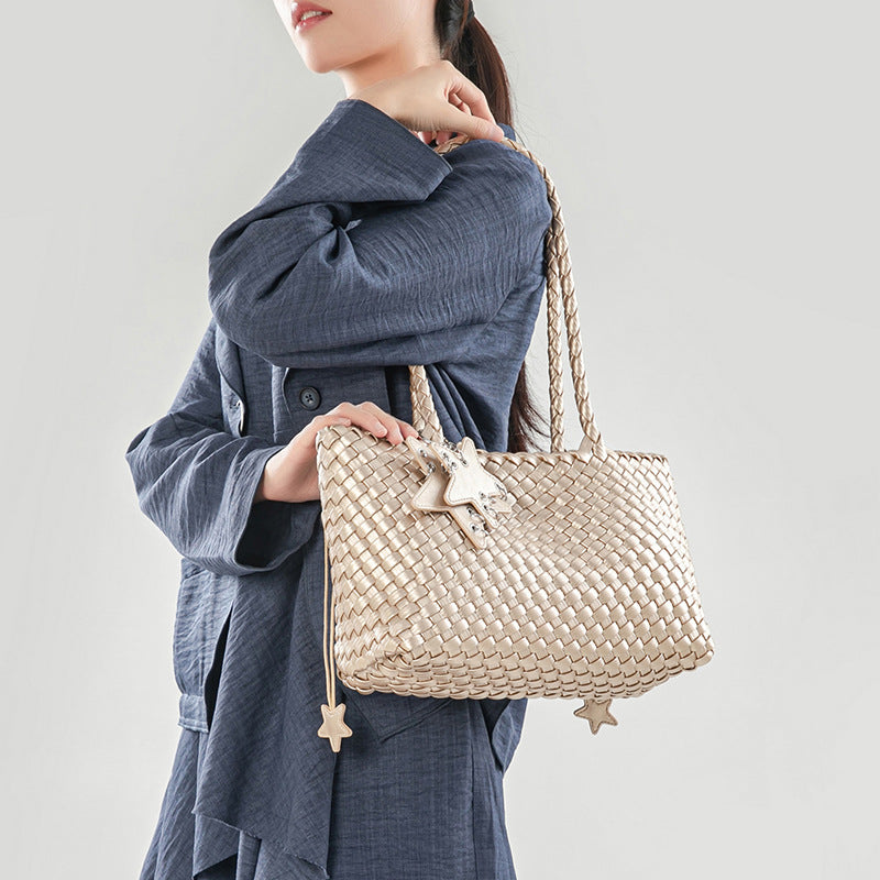 Women's Gun Hand-woven High-grade Fashion Commuter Shoulder Bags
