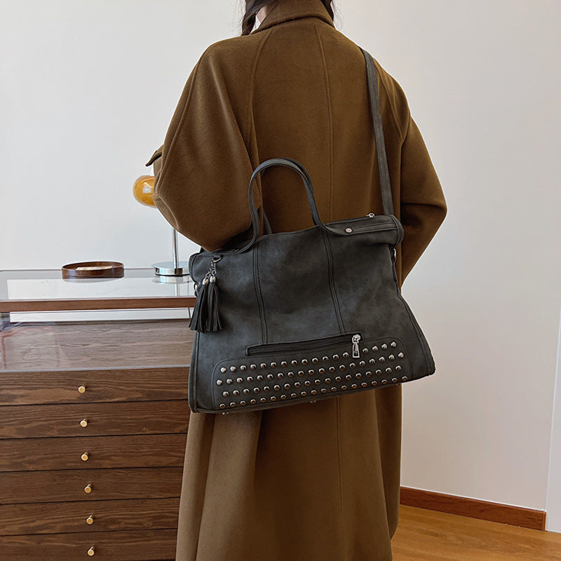Women's Retro Large Capacity Fashion Commuter Portable Women's Shoulder Bag
