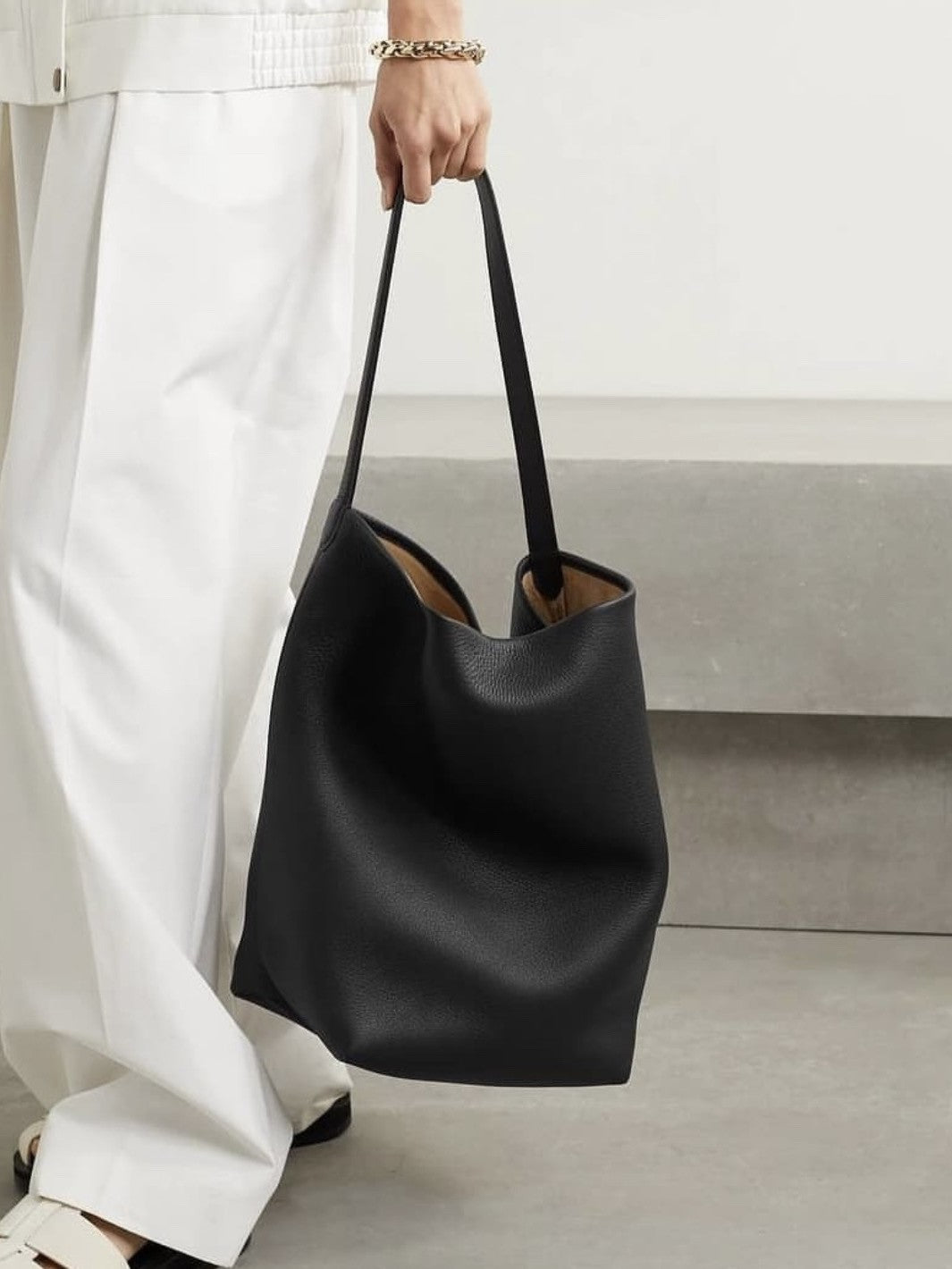 Home First Layer Cowhide Simple High-grade Genuine Leather Portable Bucket Bag
