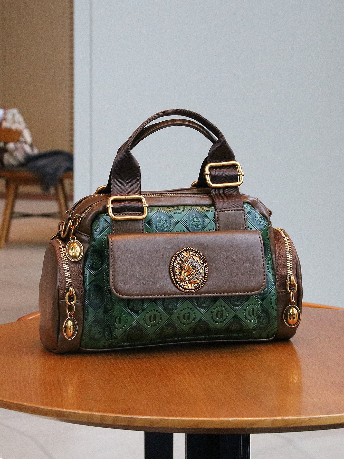 Popular Stylish Versatile High-grade Soft Presbyopic Handbags