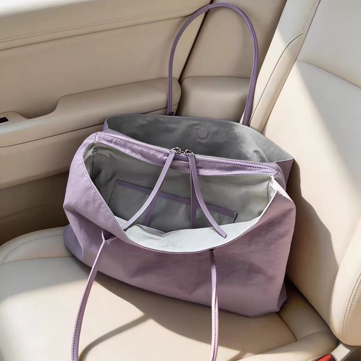 Niche Contrast Color Lightweight Nylon Large Tote Bags