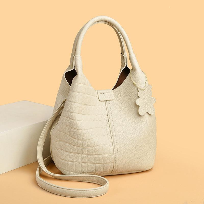 Pretty Women's Fashion Western Style Commuter Women's Handbag