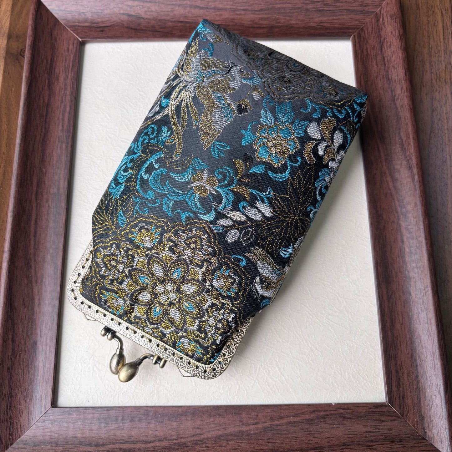 Finished Ancient Style Female Vertical Retro Tassel Frame Mobile Phone Bag