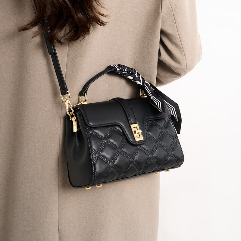 Women's Diamond Fashionable Large Capacity Commuter Women's Shoulder Bag