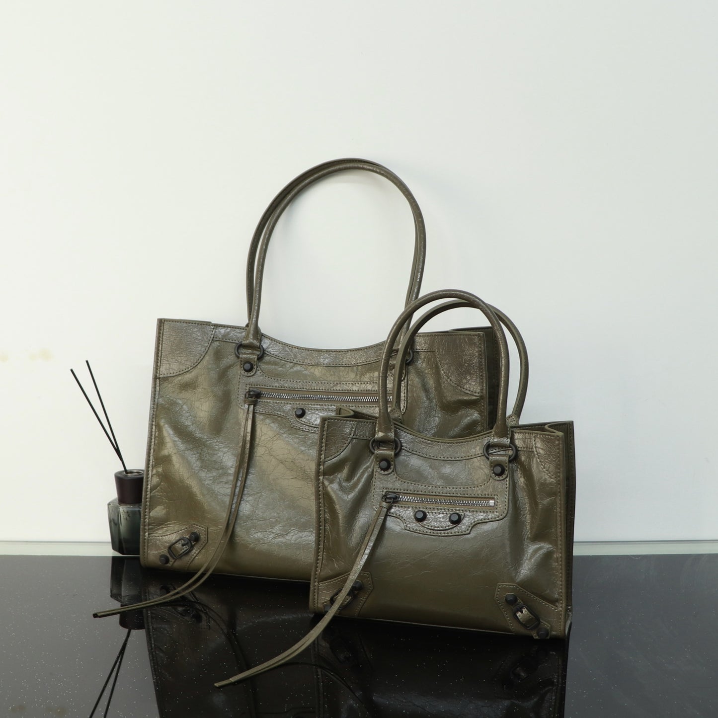 Spring Wear Rivet Motorcycle Large Capacity First Tote Bag