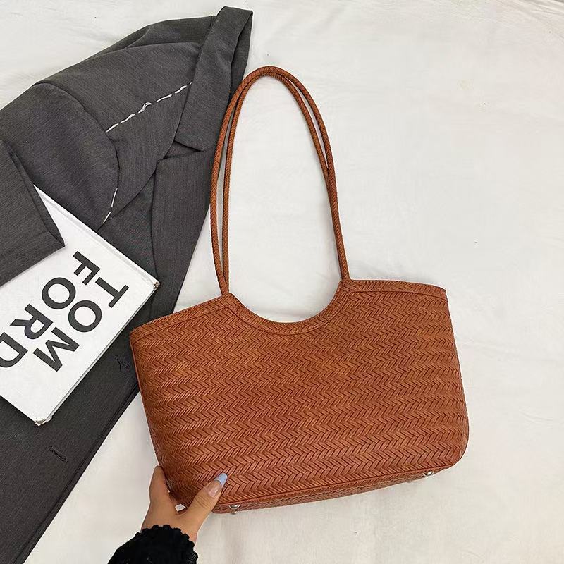 Women's Large Capacity Commuter Woven Summer Vegetable Women's Messenger Bag