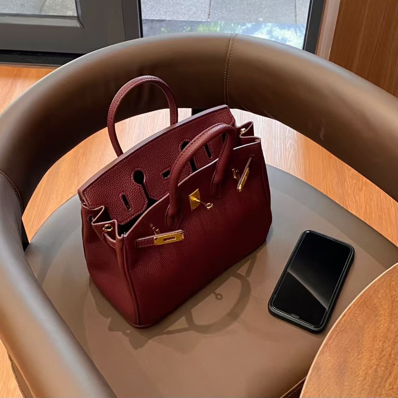 Women's Fashion Satine Litchi Pattern Large Capacity Women's Handbag