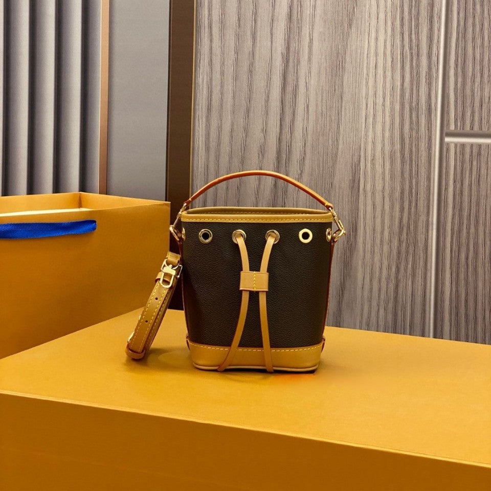 Women's Black Warrior Baguette Horn Difference Commute Trendy Tote Bags