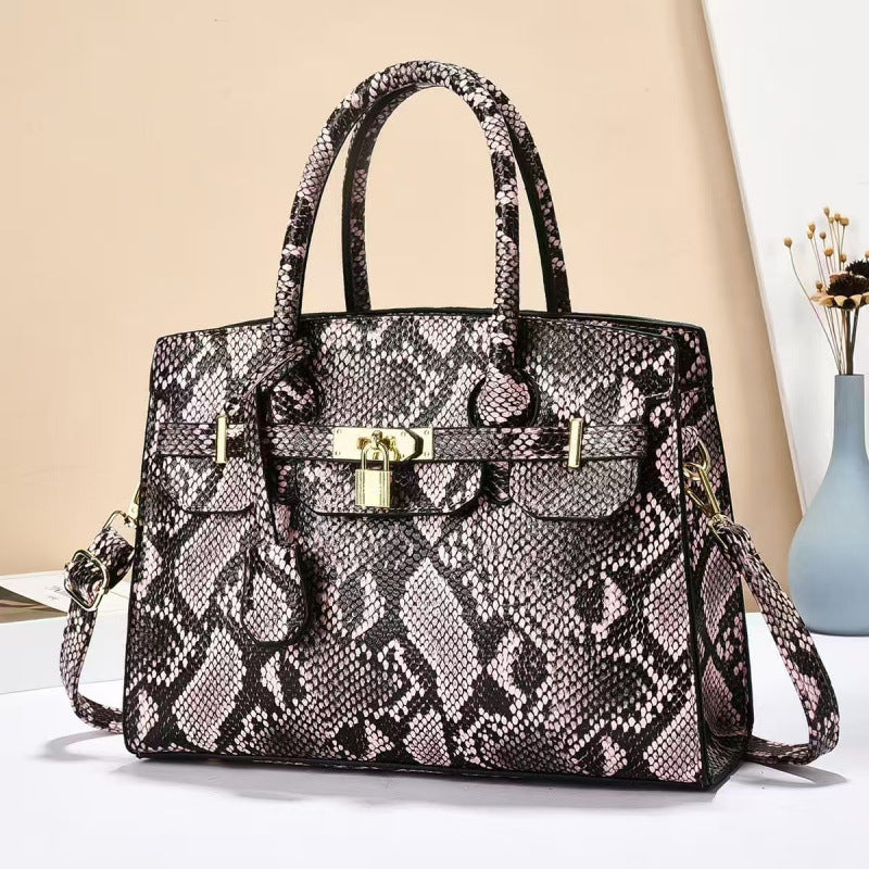Women's Large Capacity Retro Easy Matching Fashion Handbags