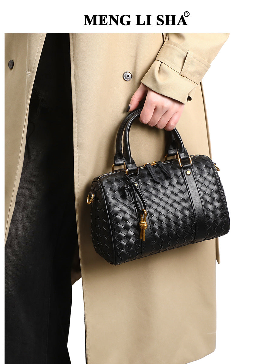 Niche Boston Simple Woven Commuting Large Capacity Women's Shoulder Bag