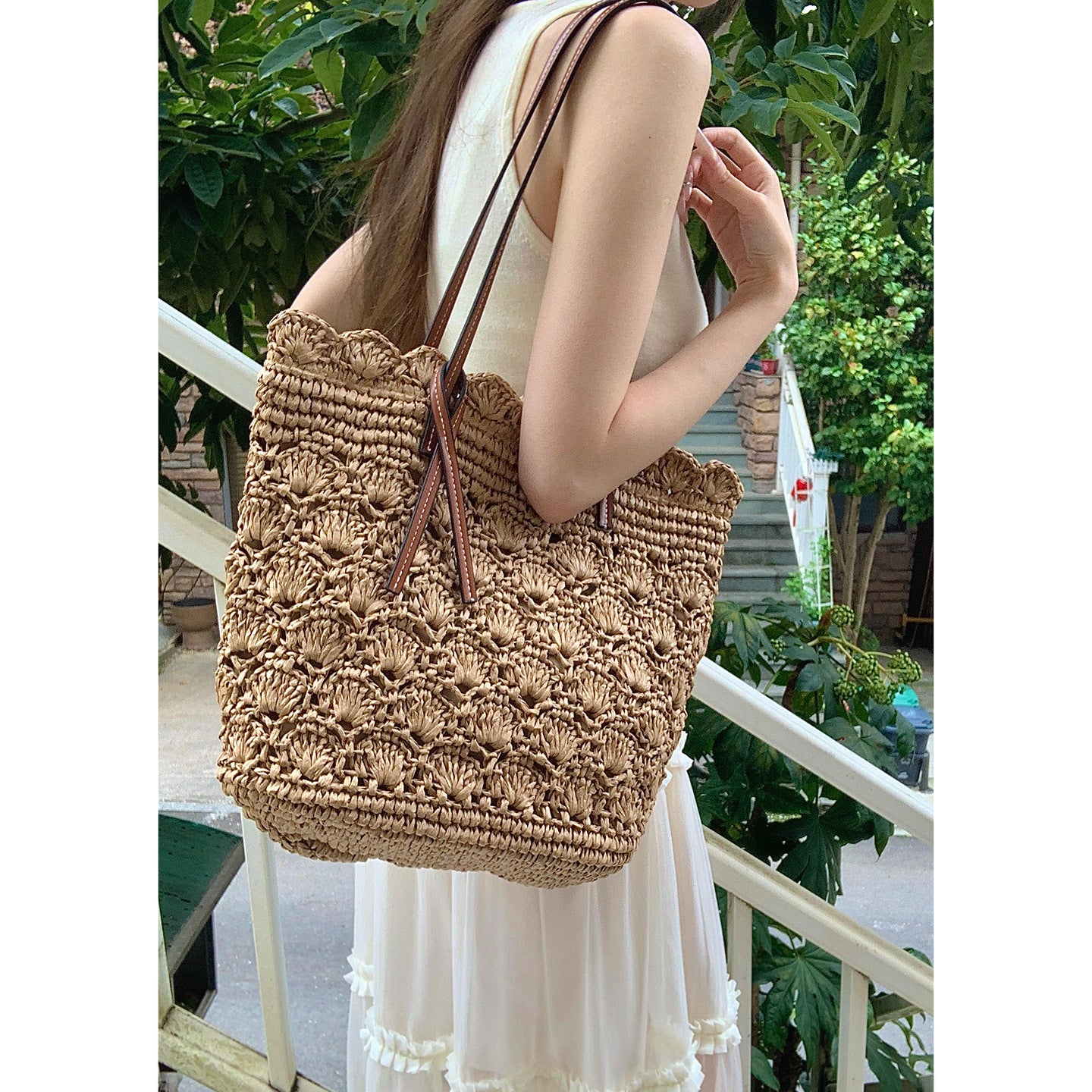 Women's Large Capacity Underarm Straw Simple Hollow Tote Bag