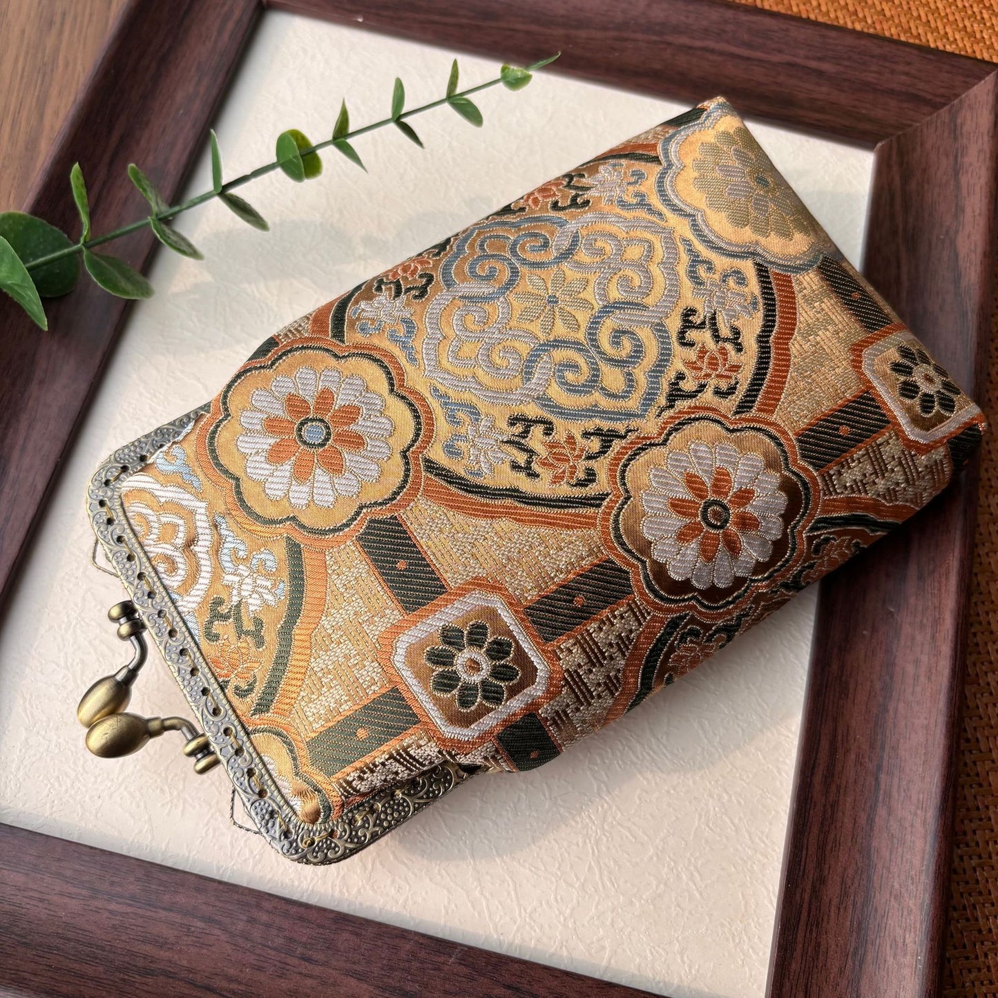 Finished Ancient Style Female Vertical Retro Tassel Frame Mobile Phone Bag