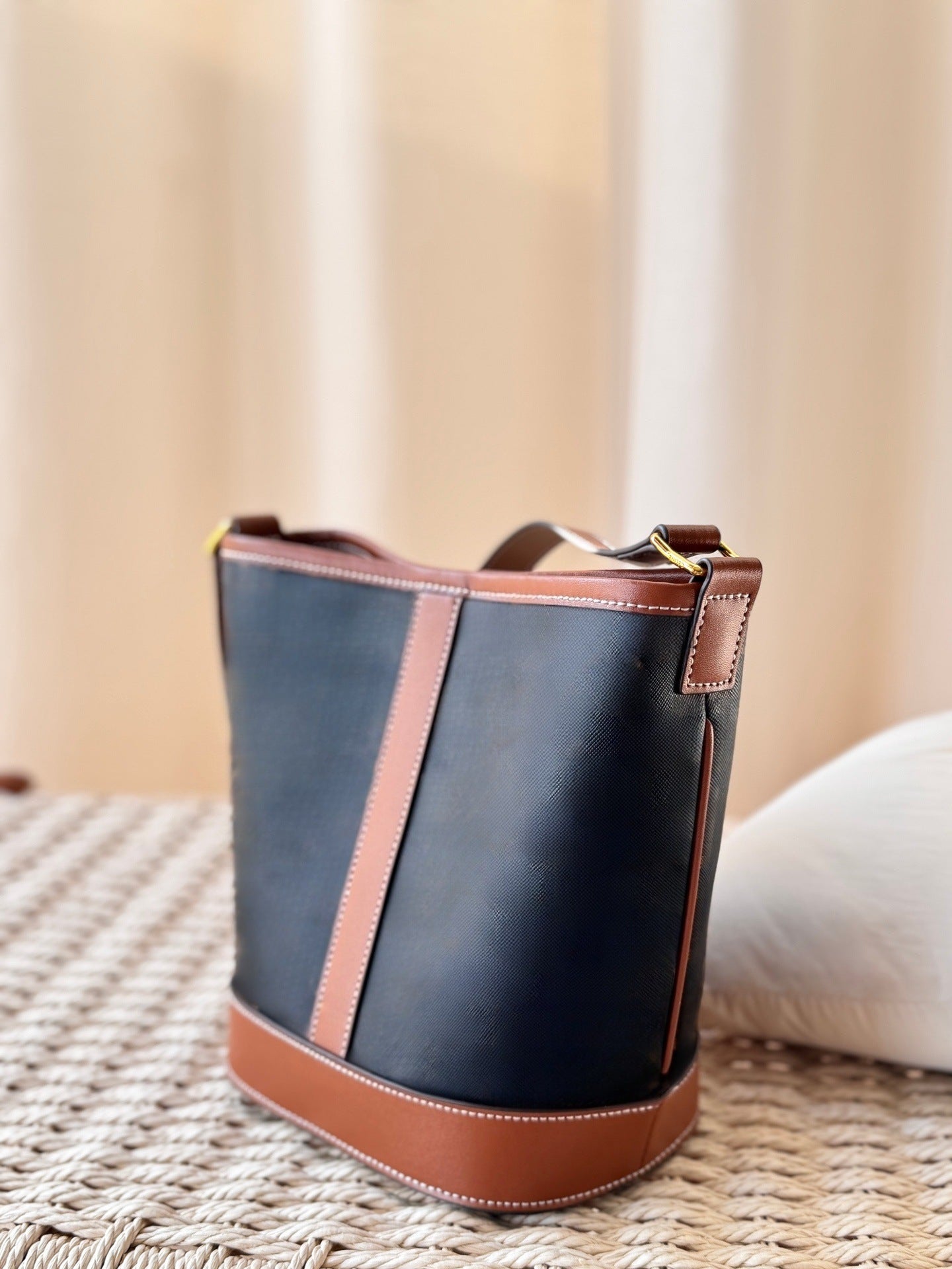Home Retro Fashion Minimalism Textured Stitching Women's Messenger Bag