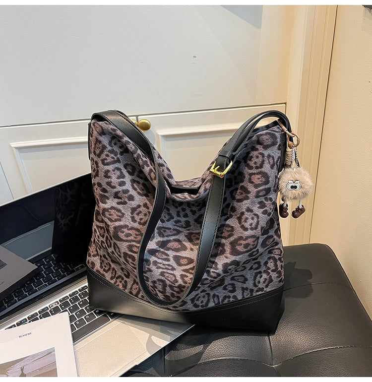 Women's Retro Minority Commuter Suede Fashion Large Capacity Bags