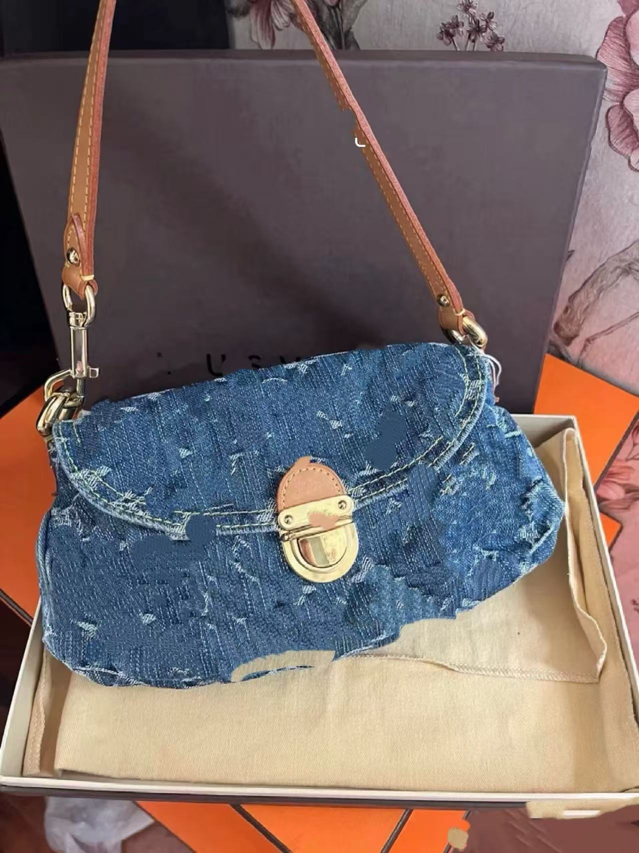 Donkey Underarm Denim Ingot Dumpling Twist Shoulder Bags