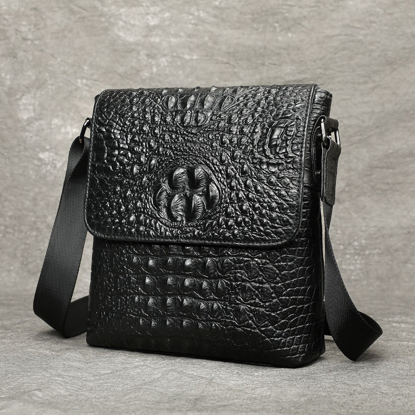 Men's Genuine Leather Flip High-grade Handmade Crocodile Pattern Men's Messenger Bag
