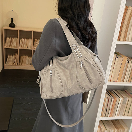 Retro Fashion Rivet Good-looking Large Capacity Portable Underarm Tote Bag