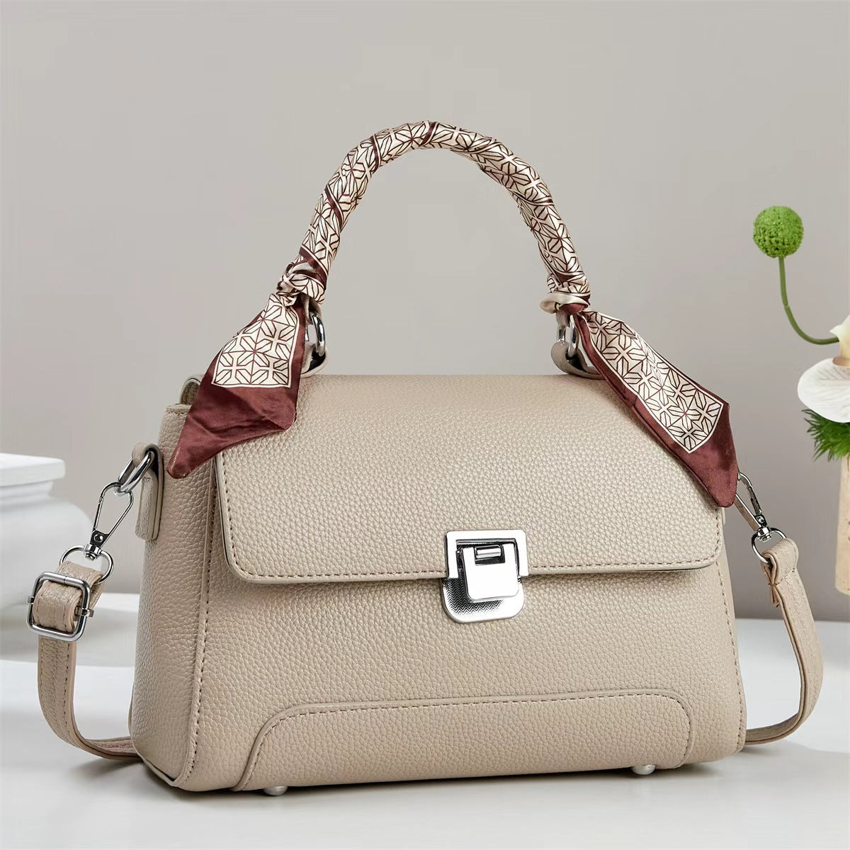 Women's Embossed Stitching Pouch Good-looking Large Capacity Women's Handbag