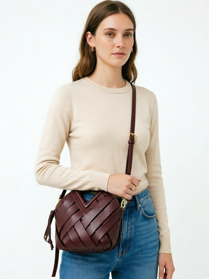 Cool Triangle Fashionable Handmade Weaving Hollow Women's Handbag