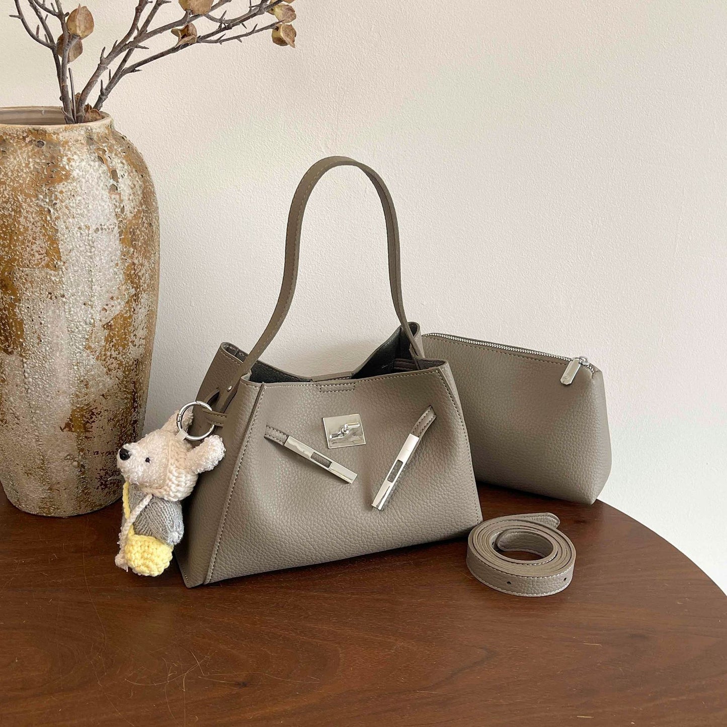 Simple Lychee Pattern Western Style Commuter Retro Personality Bucket Bag