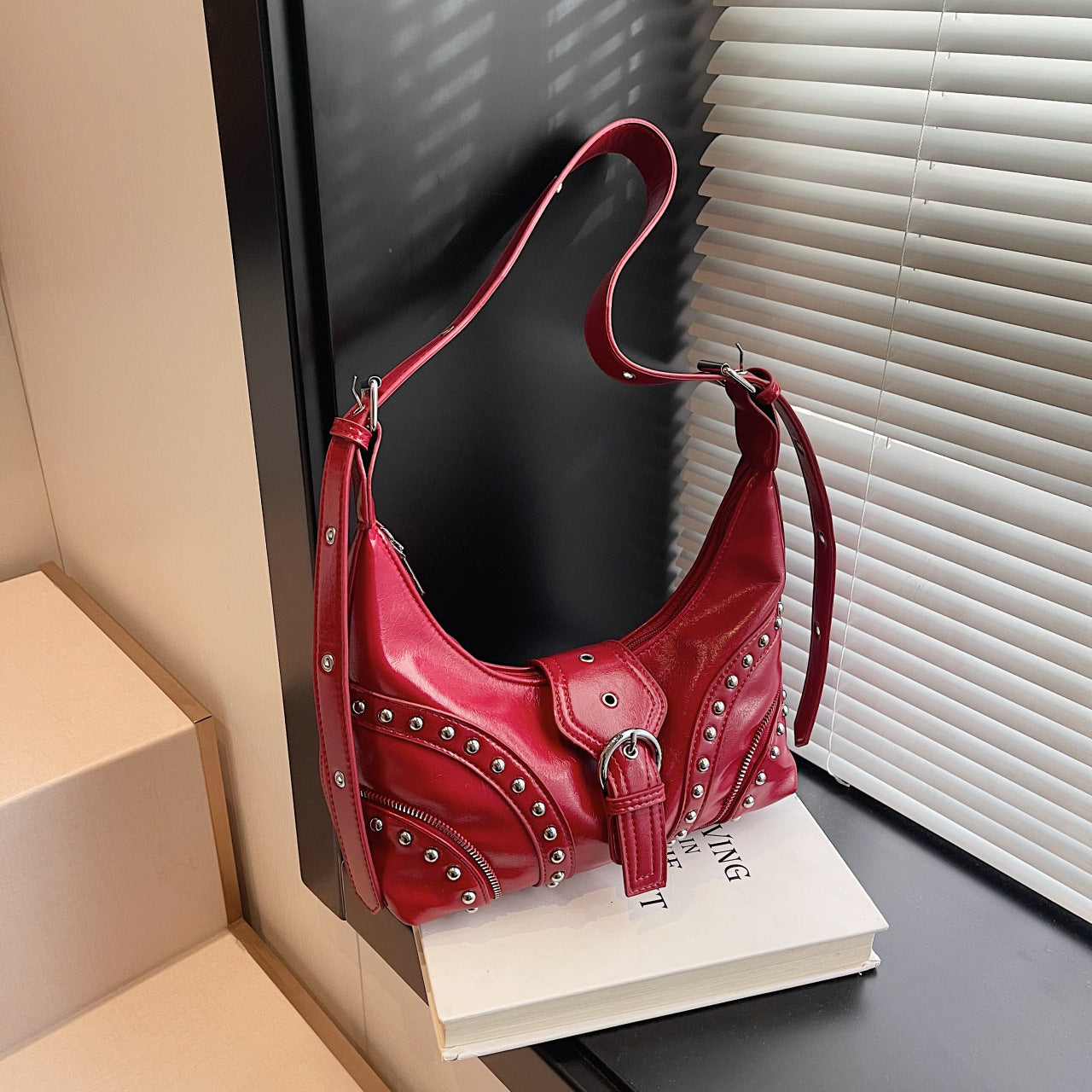 Women's Niche Retro Style Fashion Trend Underarm Bags