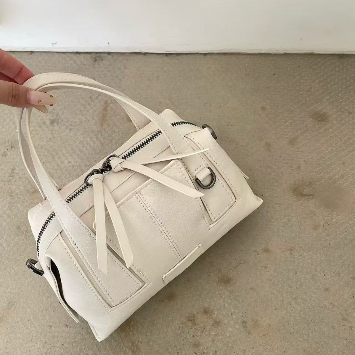 Ear Boston Medium Retro Large Capacity Women's Handbag