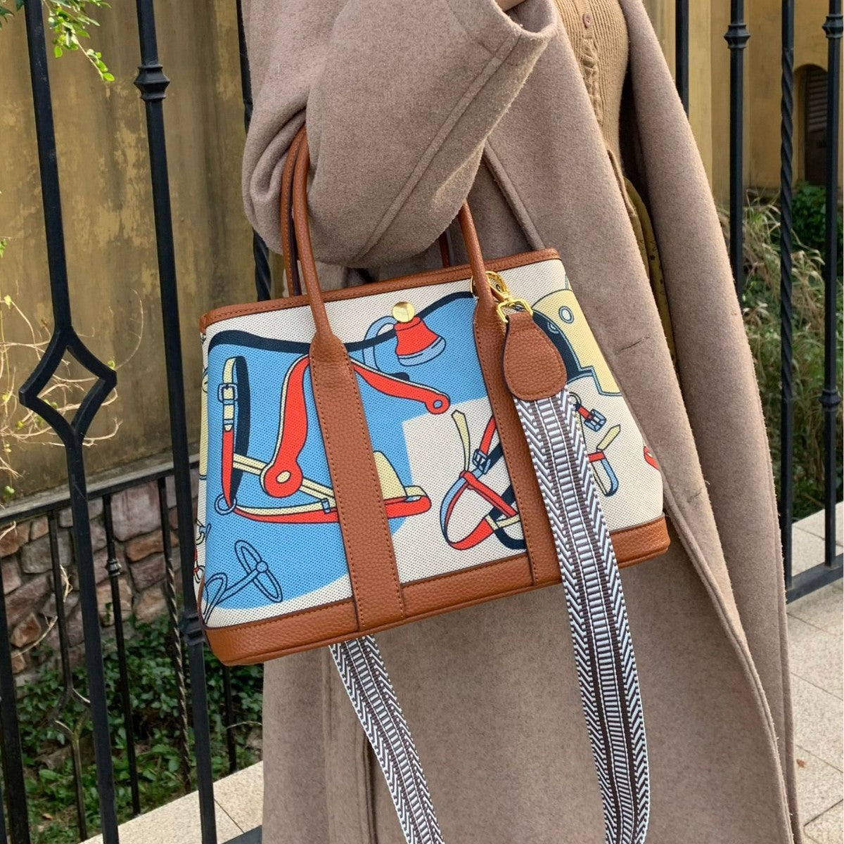 Women's Canvas Classic Painted Iti Large Capacity Women's Messenger Bag