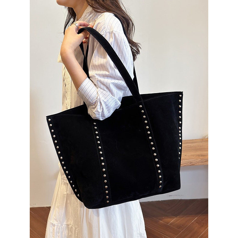 Suede Large Capacity Premium Rivet Vintage Women's Shoulder Bag
