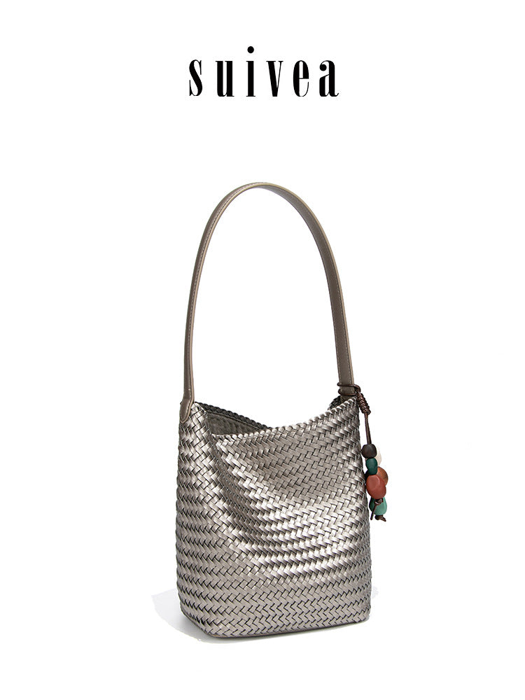 Trendy Fresh Hand-woven Underarm Tassel Ornament Bucket Bag